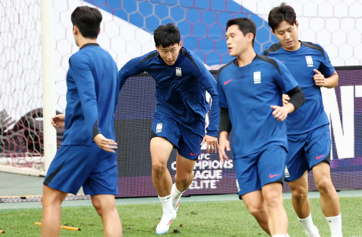 축구 대표팀의 훈련. 연합뉴스