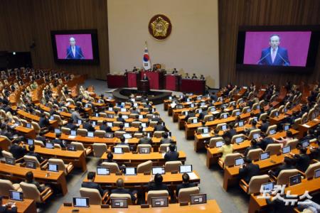 국민의힘 추경호 원내대표가 5일 서울 여의도 국회에서 열린 제418회국회(정기회) 제3차 본회의에서 교섭단체대표연설을 하고 있다.