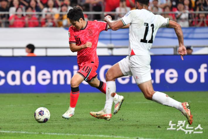 골문 향해 질주하는 이강인