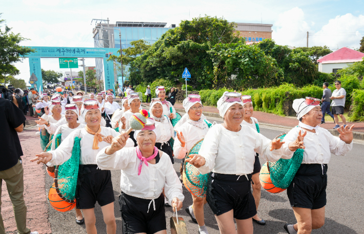 지난해 열린 제주해녀축제. 제주도 제공 