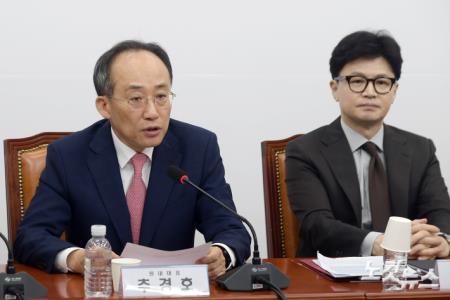 발언하는 추경호 원내대표