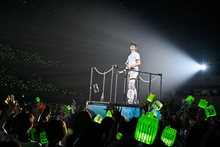 도영의 일본 도쿄 단독 콘서트 모습. SEITARO TANAKA PHOTO OFFICE 제공