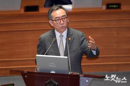 10일 서울 여의도 국회에서 열린 제418회국회(정기회) 제5차 본회의 외교·통일·안보 분야 대정부질문에서 조태열 외교부 장관이 의원 질의에 답변을 하고 있다.