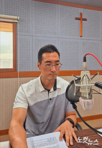 강원CBS.강원영동CBS 시사프로그램 <최진성의 위클리오늘>에 출연한 故이도현 군 아버지 이상훈 씨. 강민주 PD