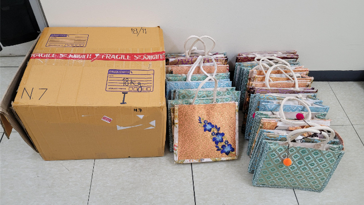 야바를 숨겨 밀반입하는데 사용한 태국 전통가방. 충북경찰청 제공