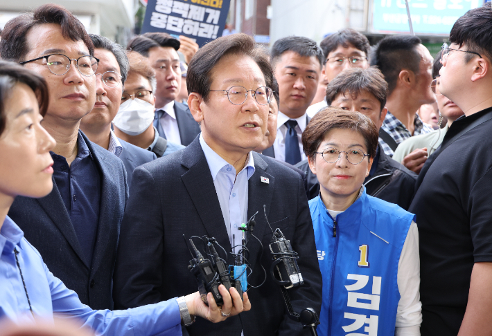 부산 찾은 이재명 "'선거치료' 않으면 더 심각한 상황 올 것"