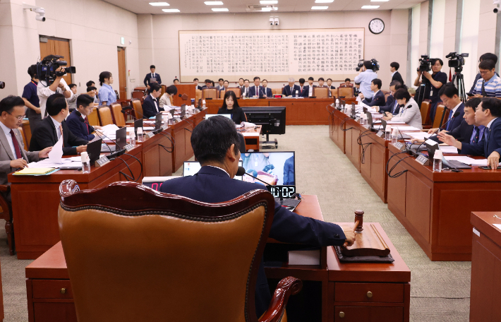 여야, 국감 증인 격돌…이재명 사법리스크 vs 김건희 의혹