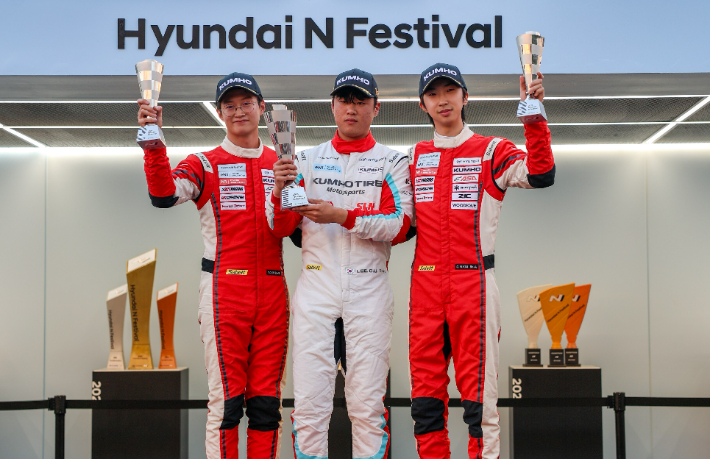금호타이어 전기차 전용 타이어 이노뷔를 장착한 팀이 현대N페스티벌 eN1 클래스 6R 포디엄을 달성했다. 금호타이어 제공