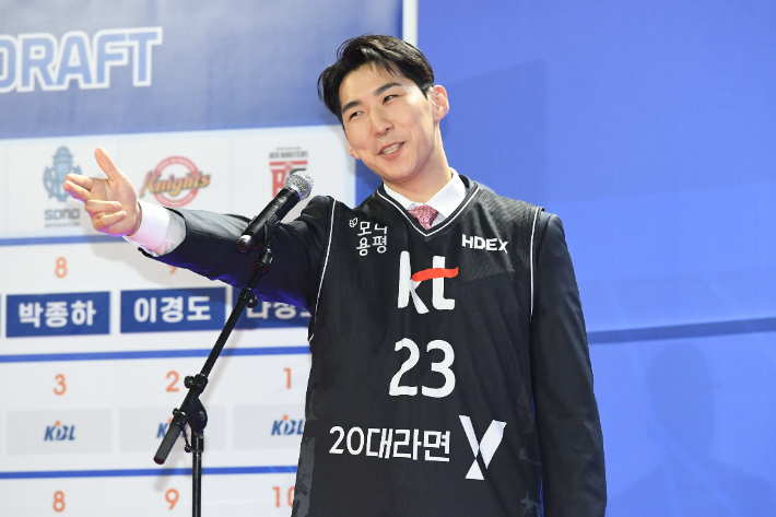 2023년 신인 드래프트 전체 1순위 문정현. KBL 제공