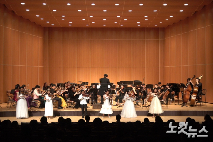 포항CBS 오케스트라는 지난 2016년 10월 '포스필유스오케스트라'로 창단했으며, 2018년 '포항CBS 유스오케스트라'에 이어 올해 초 '포항CBS 오케스트라'로 새롭게 출발했다. 유상원 아나운서