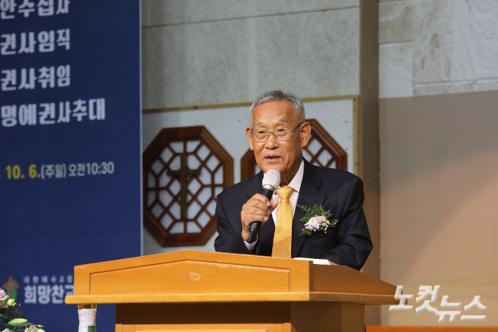 설교를 전한 이리남중교회 강명석 원로목사