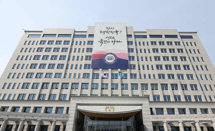 대통령실 "尹, 명태균과 별도 친분 없어…대선 경선 후 연락 안해"