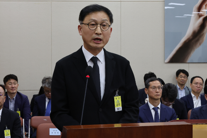 삼성전자 윤태양 부사장(CSO. 최고안전책임자)이 10일 오후 서울 여의도 국회에서 열린 과학기술정보방송통신위원회의 원자력안전위원회, 한국원자력안전기술원 등에 대한 국정감사에서 위원 질의에 답하고 있다. 연합뉴스