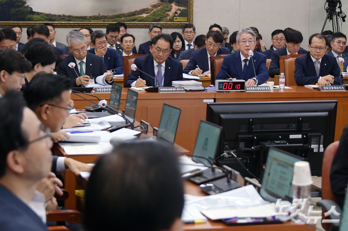 농협 노인시설 21곳 중 6곳이 '낙하산'…無경력 임직원