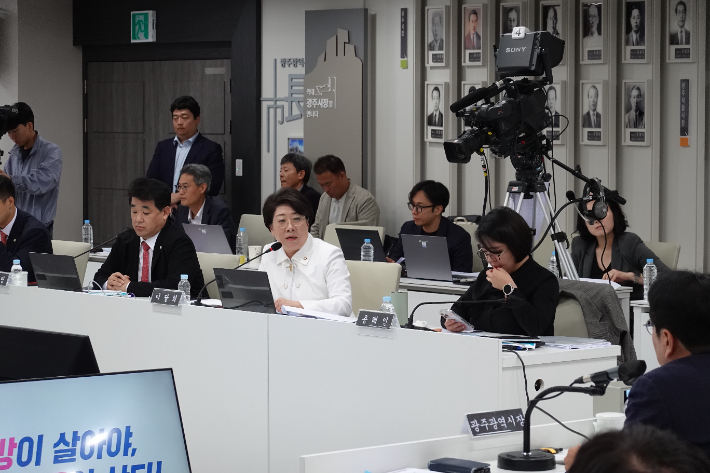 국회 행정안전위원회 소속 국민의힘 이달희 의원은 22일 광주광역시청에서 열린 광주시 국정감사에서 최근 광주시가 전남, 전북과 함께 추진 중인 '메가시티 경제동맹' 추진 상황과 향후 계획에 대해 질의했다. 이달희 의원실 제공