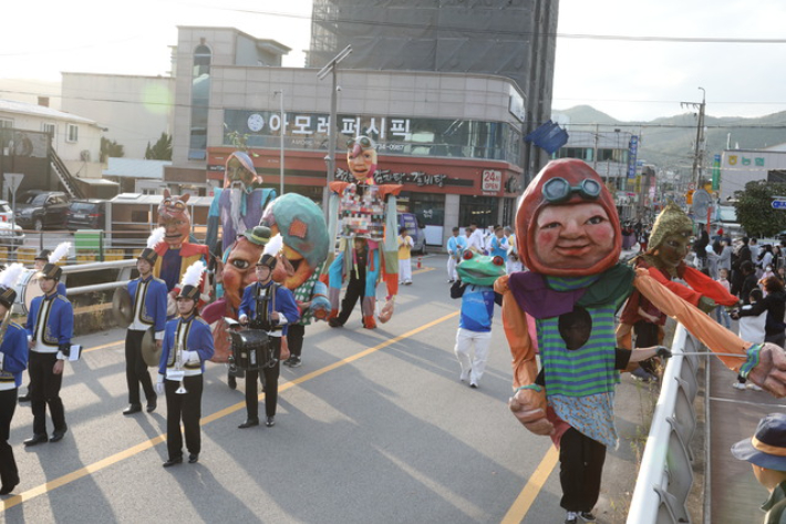 지난해 개최된 영덕 업사이클링 퍼레이드. 영덕군 제공