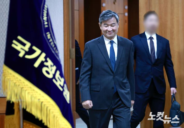 조태용 국가정보원장이 29일 서울 서초구 내곡동 국가정보원에서 열린 국회 정보위원회의 국정원에 대한 국정감사에 출석하고 있다.