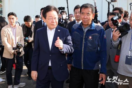 북한 대남방송 소음 피해 마을 찾은 이재명