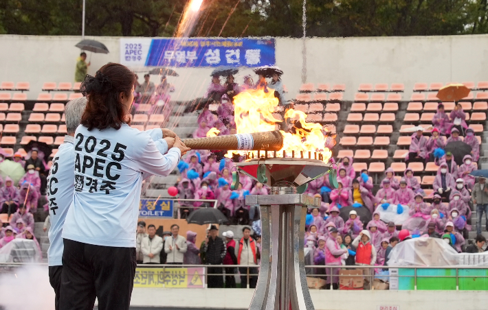 경주시민체육대회 성화 점화 모습. 경주시 제공