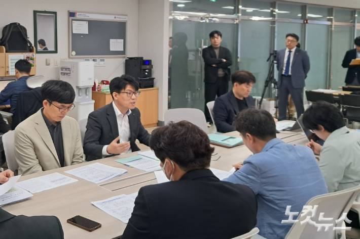 이문성 전북교육청 진로진학담당 장학관이 2025학년도 수능 관련 브리핑을 하고 있다. 최명국 기자