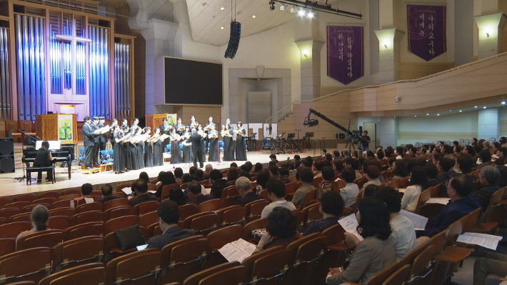 민경중목사는 지난달10일 감리교신학대학교 웨슬리채플에서 '민경중 교회음악의 밤' 연주회를 가졌다.