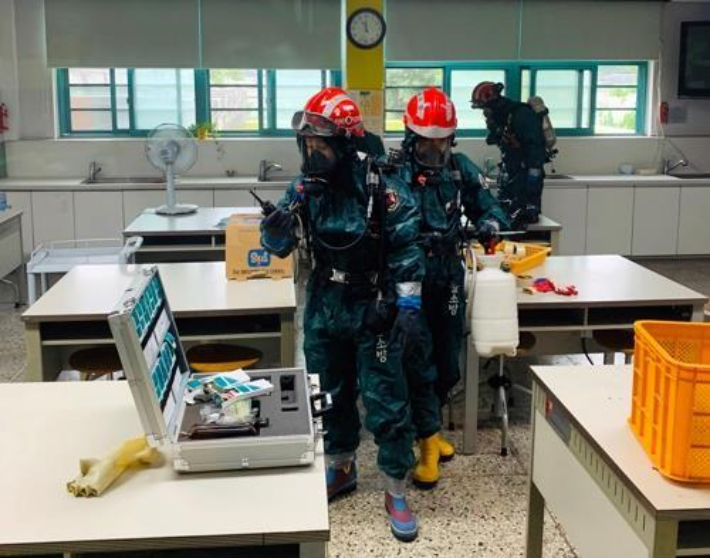 포르말린 수거 현장. 연합뉴스