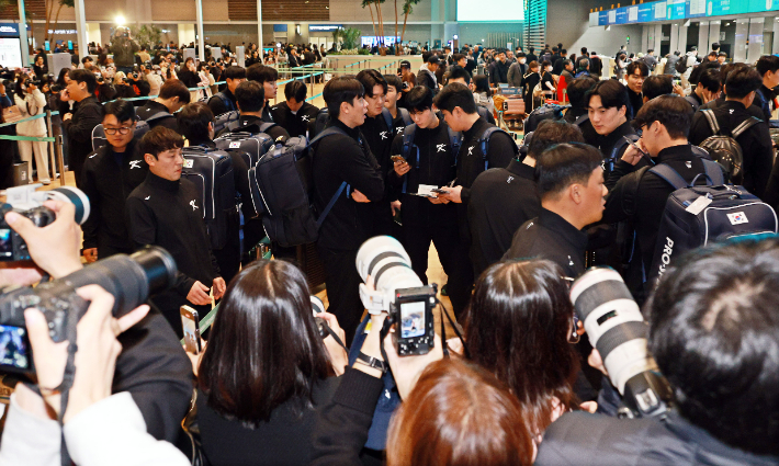 한국 야구 대표팀이 대만으로 출국하고 있다. 연합뉴스 