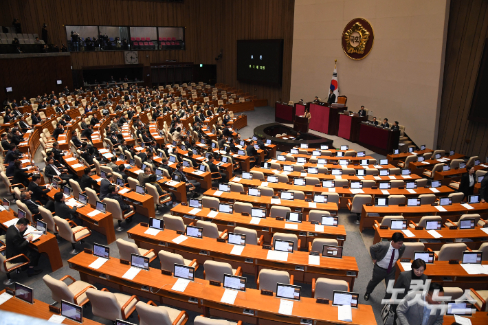 14일 국회 본회의. 황진환 기자