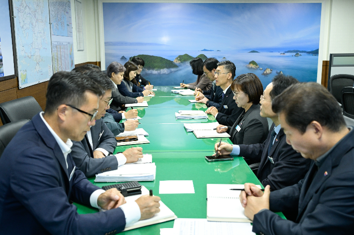 정석원 거제시장 권한대행 체제 전환. 거제시청 제공 