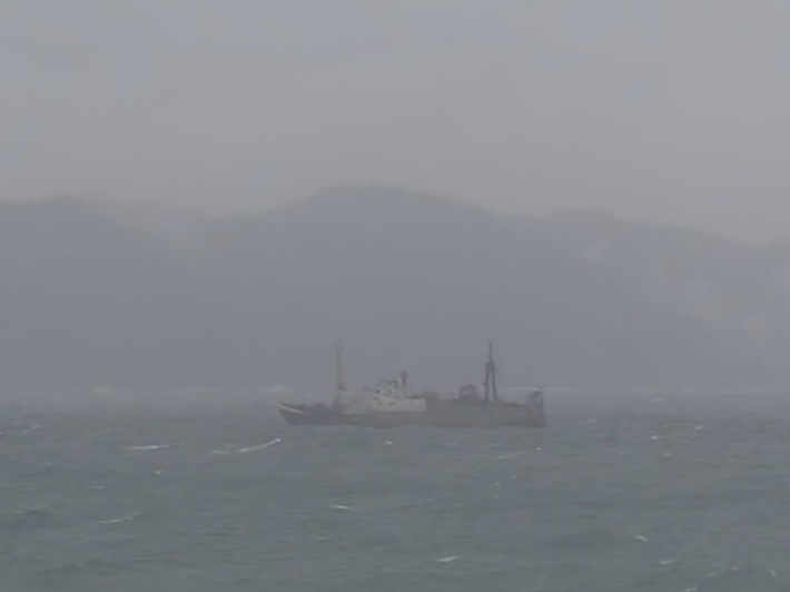 부산 남외항에서 강풍에 닻이 끌린 원양어선 모습. 부산해양경찰서 제공