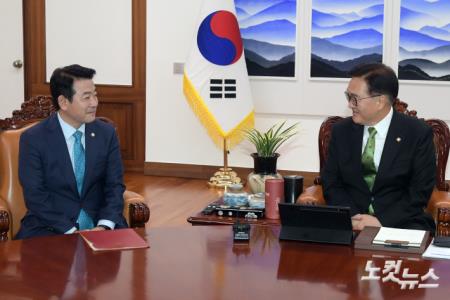 우원식 국회의장, 박정 예결위운장 접견