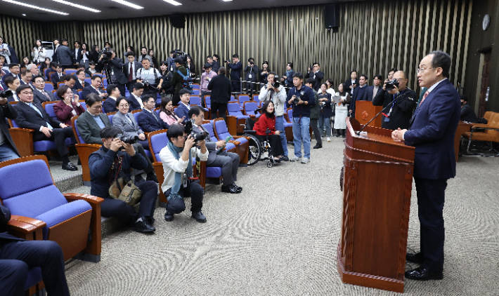 국민의힘 추경호 원내대표가 28일 오후 국회에서 열린 의원총회에서 발언하고 있다. 연합뉴스