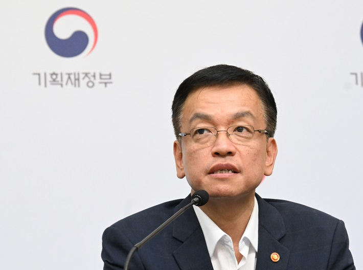 [속보]최상목 "금융·외환시장 안정 위해 무제한 유동성 공급"