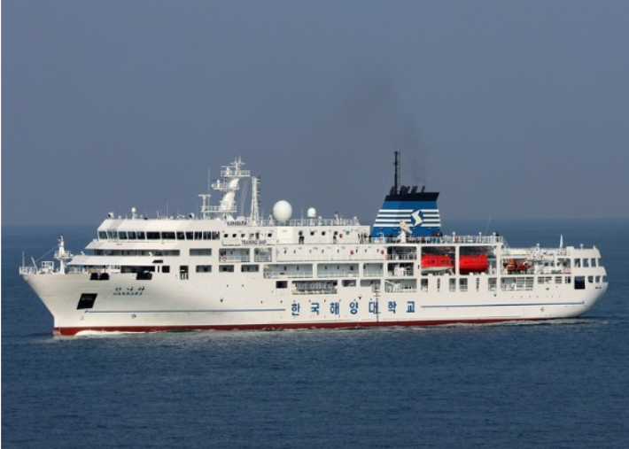 동해시와 국립한국해양대학교는 오는 7일 묵호항 3부두에 정박한 실습선 한나라호에서 '글로벌 허브도시와 함께하는 선상 아카데미' 행사를 개최한다. 동해시 제공