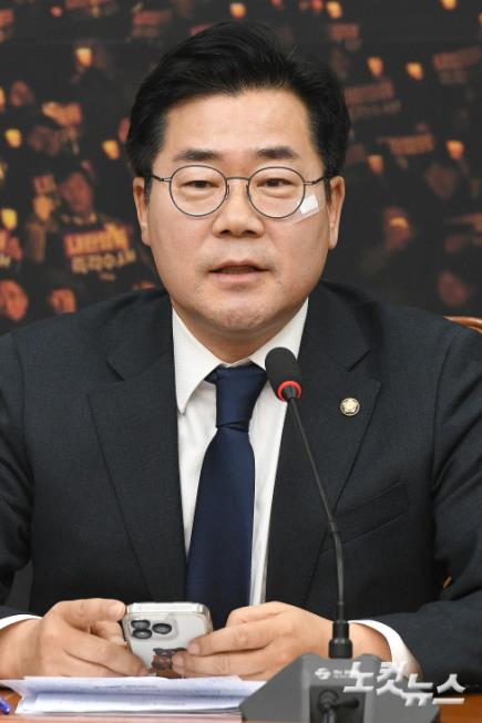 질의 답하는 박찬대 원내대표