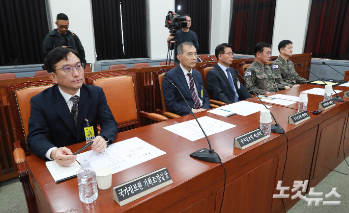 홍장원 국가정보원 제1차장이 7일 오전 서울 여의도 국회에서 열린 정보위원회 전체회의에 불참해 자리가 비어져 있다. 박종민 기자