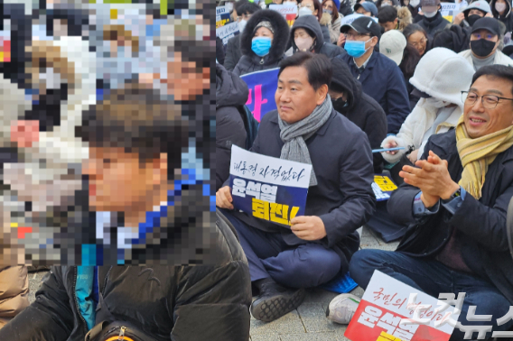 윤석열 퇴진집회에 참석한 김관영 전북특별자치도지사. 김대한 기자