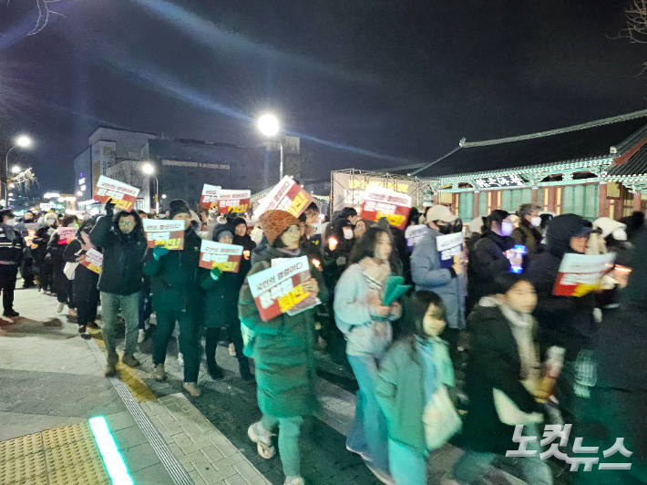 전주 객사 촛불 집회. 김대한 기자