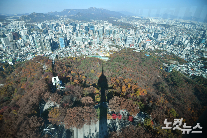 N서울타워에서 바라본 서울 전경. 류영주 기자