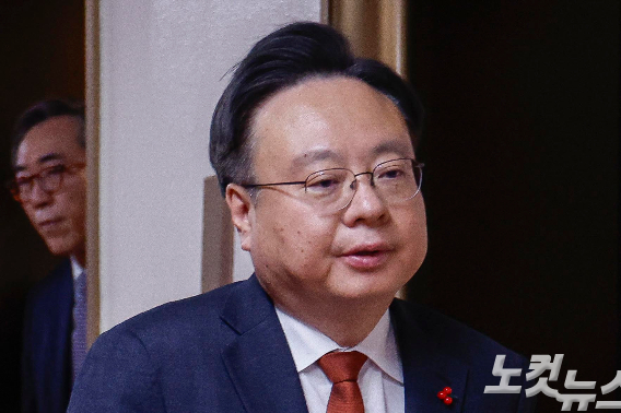 조규홍 보건복지부 장관이 8일 서울 종로구 정부서울청사에서 열린 국무위원 간담회에 참석하고 있다. 박종민 기자