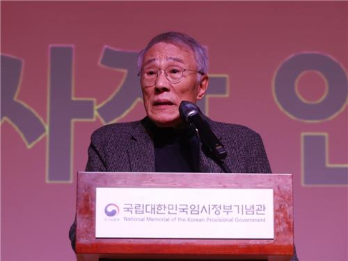 소설가 황석영이 11일 서울 서대문구 국립대한민국임시정부기념관에서 열린 항일혁명가기념단체연합 창립대회 기자간담회에서 인사말을 하고 있다. 연합뉴스