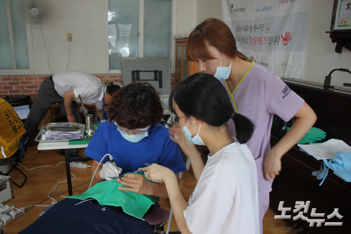 포항의료돌봄지원단은 그동안 내과와 치과, 한방, 신경정신의학, 혈액검사 등을 진행해왔다. 유상원 아나운서