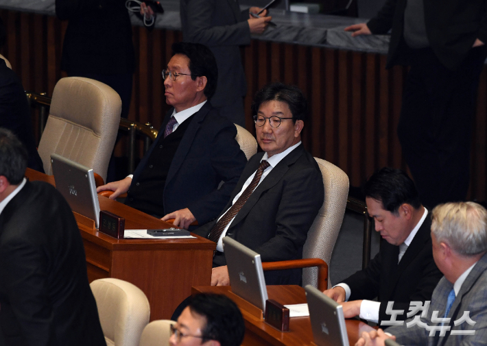 [속보]윤석열 탄핵안 가결…국민의힘 최소 12명 찬성