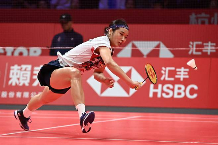 'HSBC 세계배드민턴연맹(BWF) 월드 투어 파이널 2024' 여자 단식 4강전에서 아쉬운 패배를 당한 안세영. AFP=연합뉴스