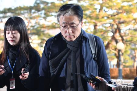 출근하는 김형두 헌법재판관