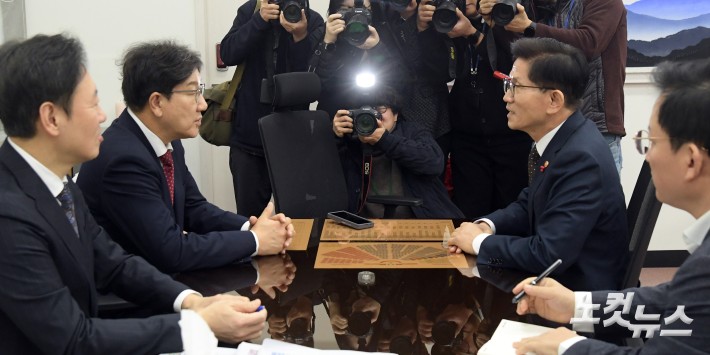 김문수 고용노동부 장관 접견하는 국민의힘 권성동 원내대표