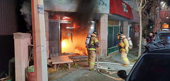 포항 북구 장성동 치킨집 화재. 경북소방본부 제공