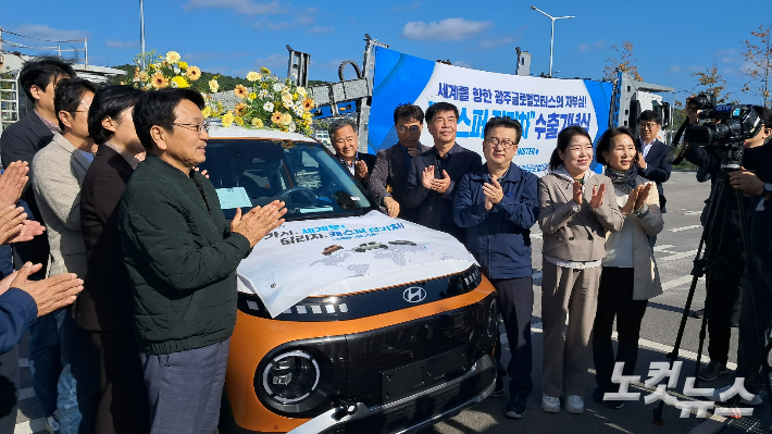 광주글로벌모터스가 생산한 캐스퍼EV가 지난 7월 해외 첫 수출길에 올랐다. 최창민 기자 