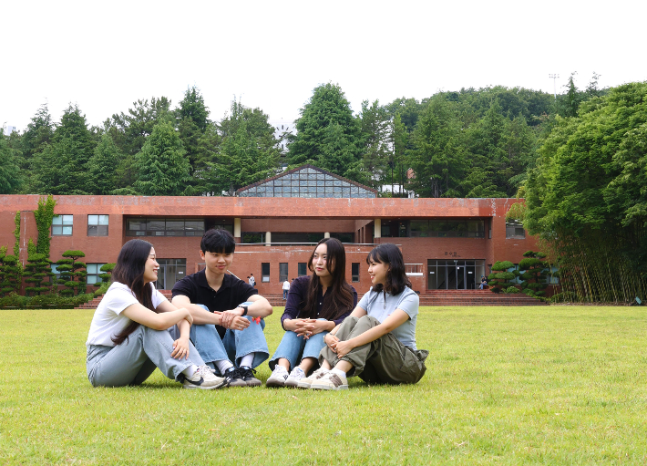 울산대학교 캠퍼스내 중앙정원. 울산대 제공