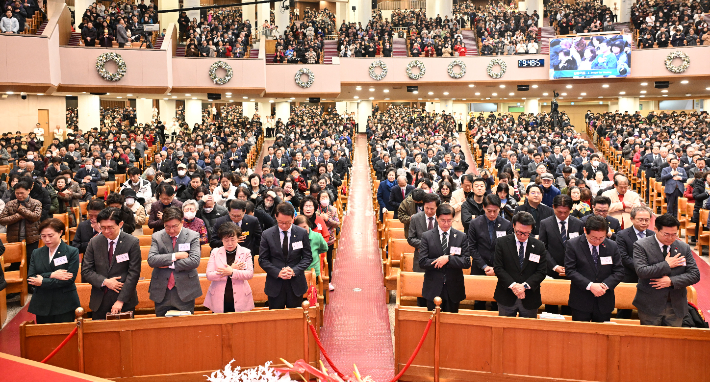 25일 서울 여의도순복음교회에서 열린 성탄 예배. 순복음교회 제공